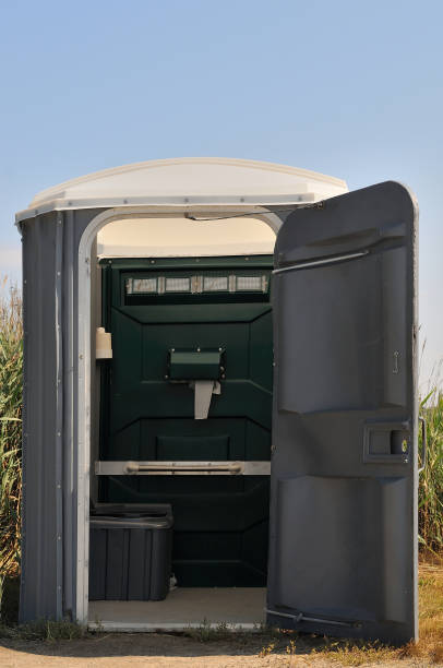 Portable Toilet Options We Offer in Batesville, TX
