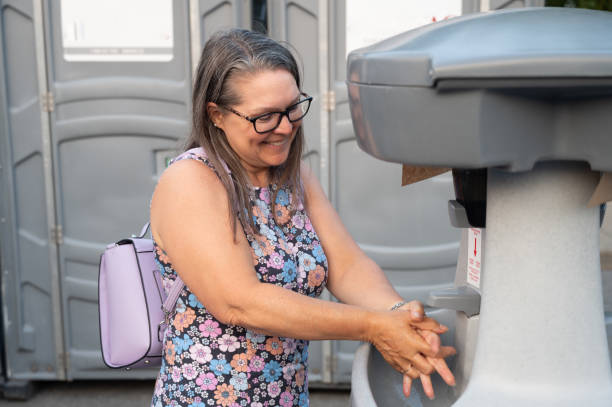 Portable Toilet Options We Offer in Batesville, TX